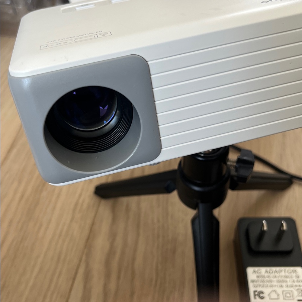 MINI LED projector - Picture 4 of 7
